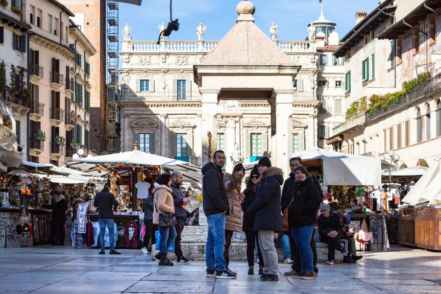 Verona: City Highlights & Street Food Walking Tour - Castelvecchio and the Scaliger bridge