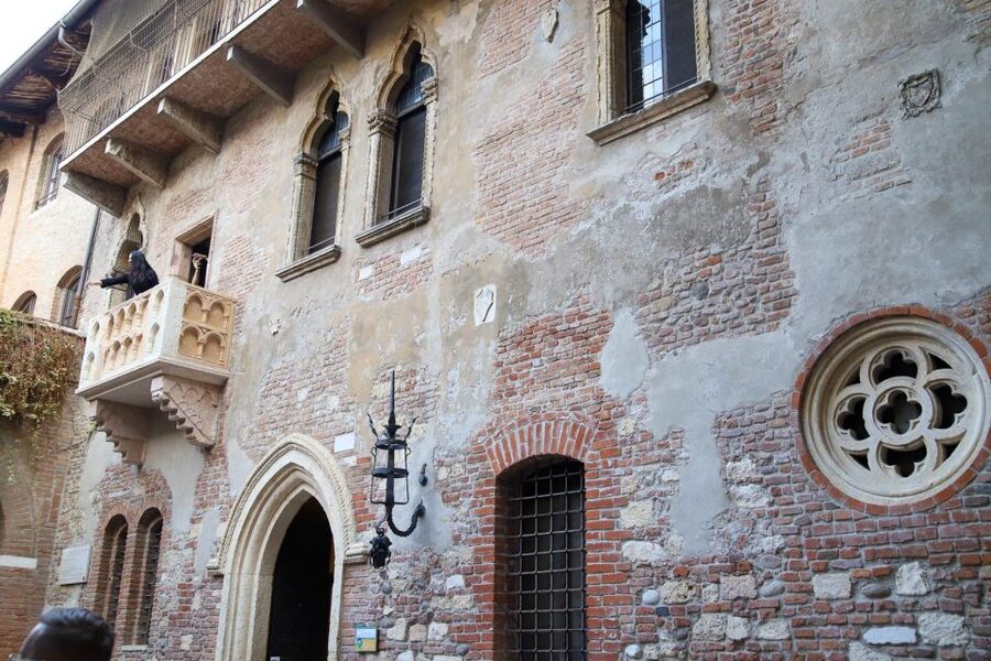 Verona: street food walking tour near the historical center - Walking demands, timing, and practical planning