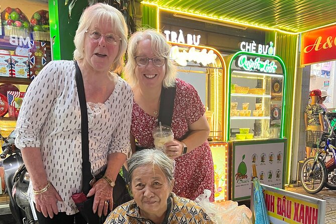 Walking street food tour - Why a food walk suits Hue