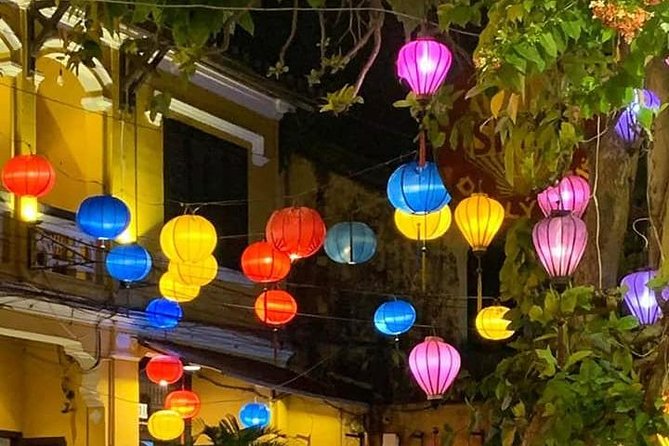 Walking Tour Hoi An city & Sampan Boat Ride with Colourful Lanterns,Night Market - Who will get the most from this evening