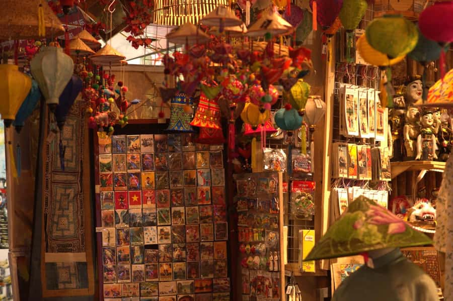 Weekend Hanoi Night Market & Street Food Tour - Starting at 38 P. Bat Su in Hanoi’s Old Quarter