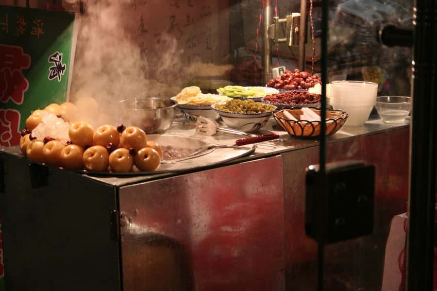 Xi'an: Gourmet & Street Food Tour - Starting at the Bell Tower after dark