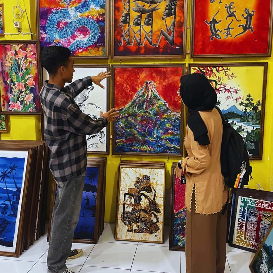 Yogyakarta: Night Walking & Street Food Tour - Why Malioboro works best after sunset