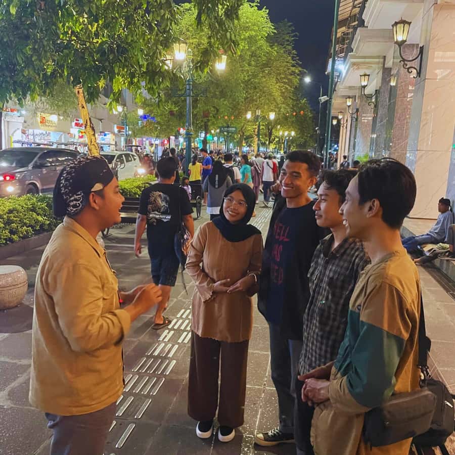 Yogyakarta: Night Walking & Street Food Tour - Angkringan, coffee, and the social side of Yogyakarta